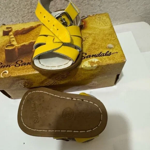 Salt Water Sun-San Surfer Sandals size 3 shiny yellow - Picture 3 of 5